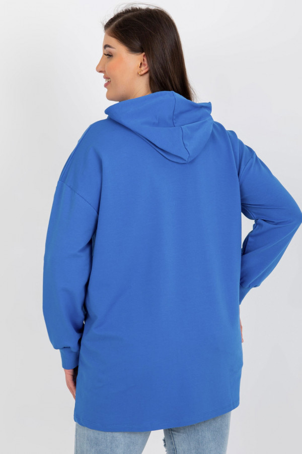 Bluza damska plus size w kolorze niebieskim z kapturem artistic 2