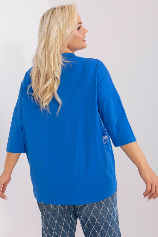 Bluzka plus size w kolorze niebieskim o luźnym fasonie oversize kieszenie dżety Izetta 3