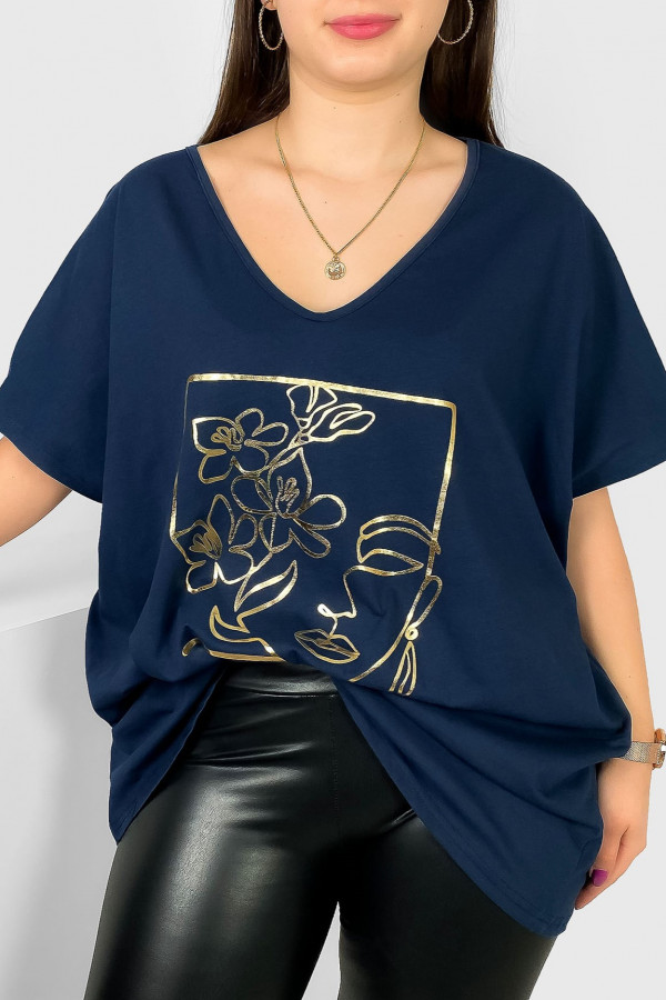Bluzka damska plus size w kolorze granatowym złoty nadruk kwiaty face