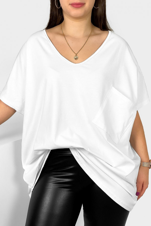 Bluzka damska plus size w kolorze białym duża kieszeń