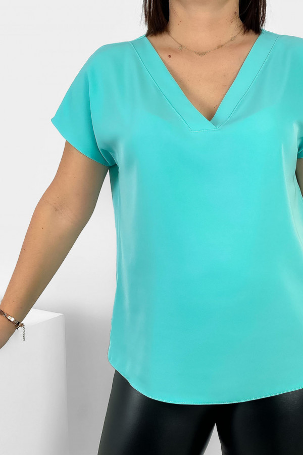 Elegancka bluzka koszulowa plus size w kolorze miętowym dekolt zakładka Ezan 1