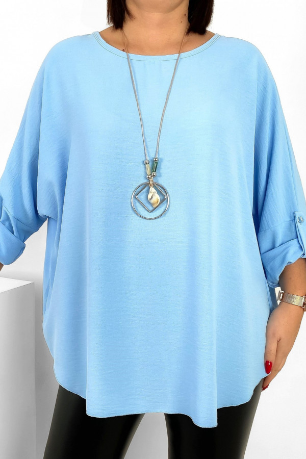 Duża koszula bluzka w kolorze błękitnym oversize podpinany rękaw z naszyjnikiem Anne