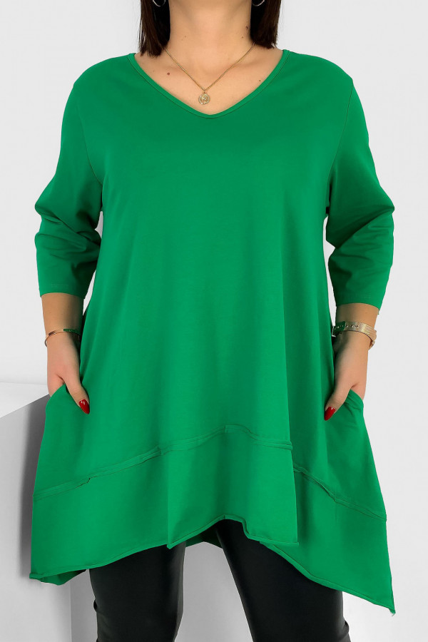Asymetryczna tunika damska plus size w kolorze zielonym z kieszeniami Nela