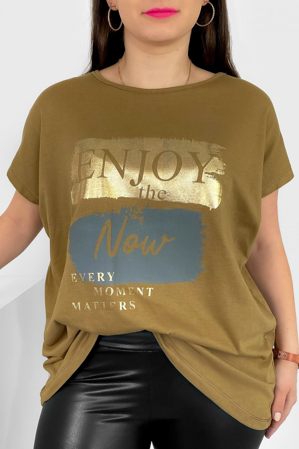 T-shirt damski plus size nietoperz w kolorze orzechowego brązu napisy Enjoy Meggi