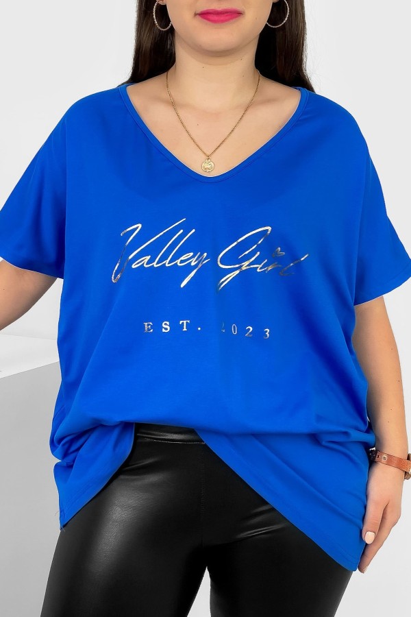 Bluzka damska T-shirt plus size w kolorze chabrowym złoty nadruk Valley Girl