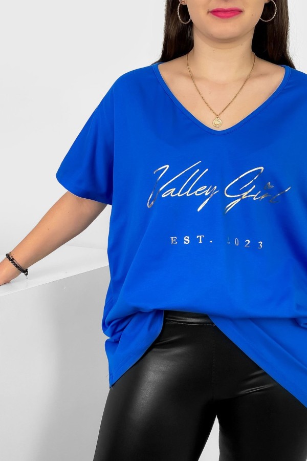 Bluzka damska T-shirt plus size w kolorze chabrowym złoty nadruk Valley Girl 1