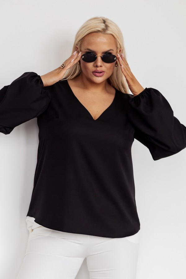 Elegancka bluzka koszulowa plus size w kolorze czarnym dekolt V Fiona 1