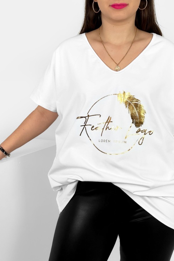 Bluzka damska T-shirt plus size w kolorze białym złoty nadruk piórko feather 1