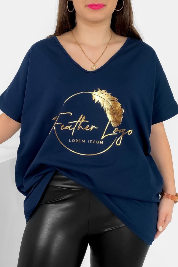 Bluzka damska T-shirt plus size w kolorze granatowym złoty nadruk piórko feather