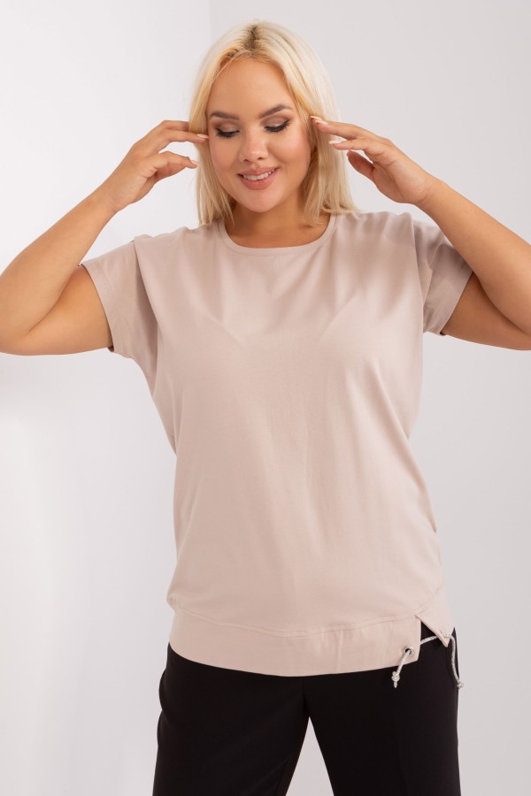 Bluzka damska T-SHIRT plus size w kolorze beżowym rozcięcie ozdobny sznureczek Paige 3