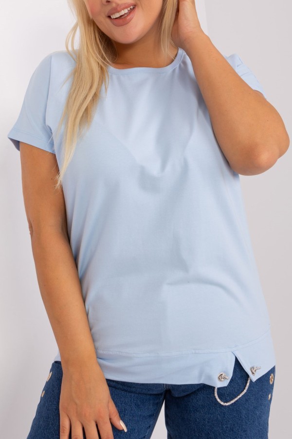 Bluzka damska plus size T-SHIRT w kolorze błękitnym rozcięcie ozdobny sznureczek Paige