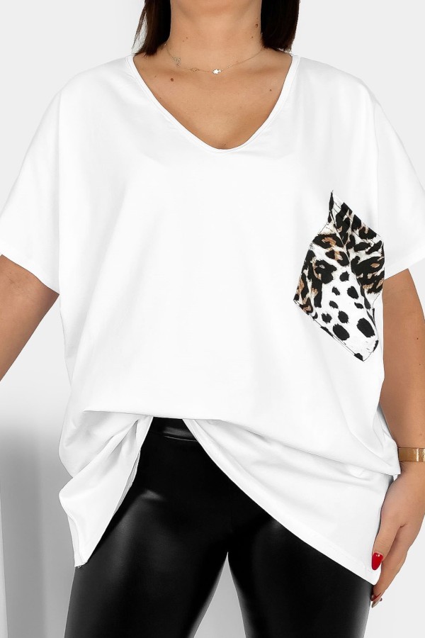 Bluzka damska plus size w kolorze białym duża kieszeń panterka