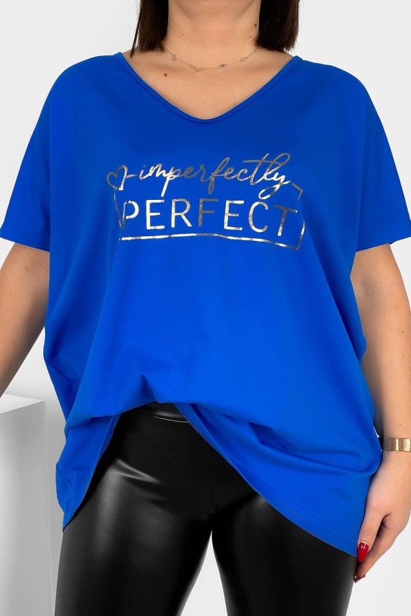 Bluzka damska T-shirt plus size w kolorze chabrowym złoty napis imperfectly perfect