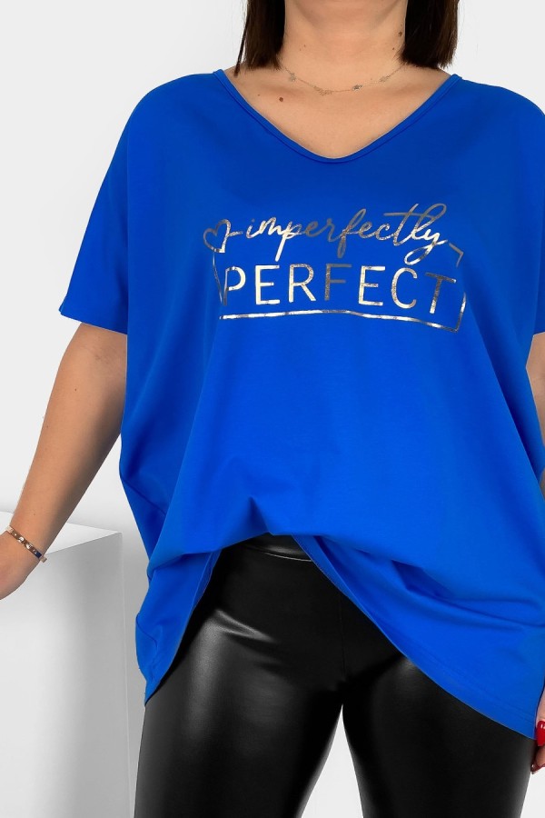 Bluzka damska T-shirt plus size w kolorze chabrowym złoty napis imperfectly perfect 1