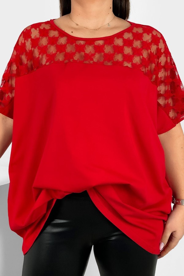 Bluzka damska plus size w kolorze czerwonym koronkowy dekolt