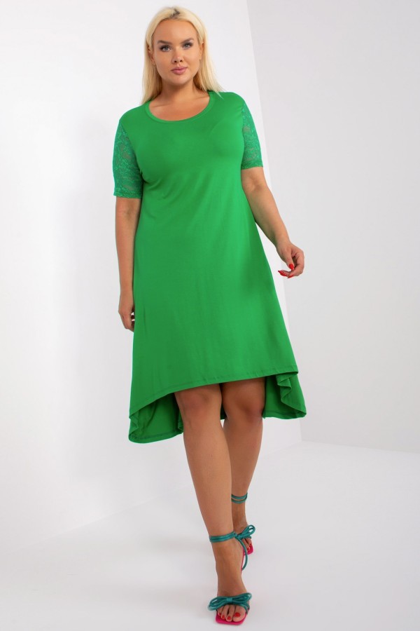 Sukienka plus size w kolorze jasno zielonym asymetryczna rękawy koronka Desi 2