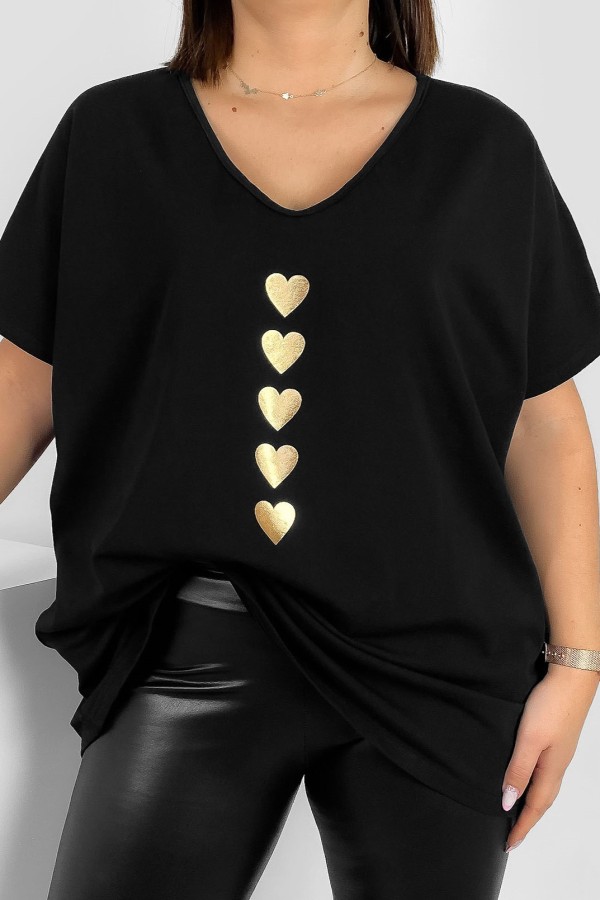 Bluzka damska T-shirt plus size w kolorze czarnym złoty nadruk serduszka