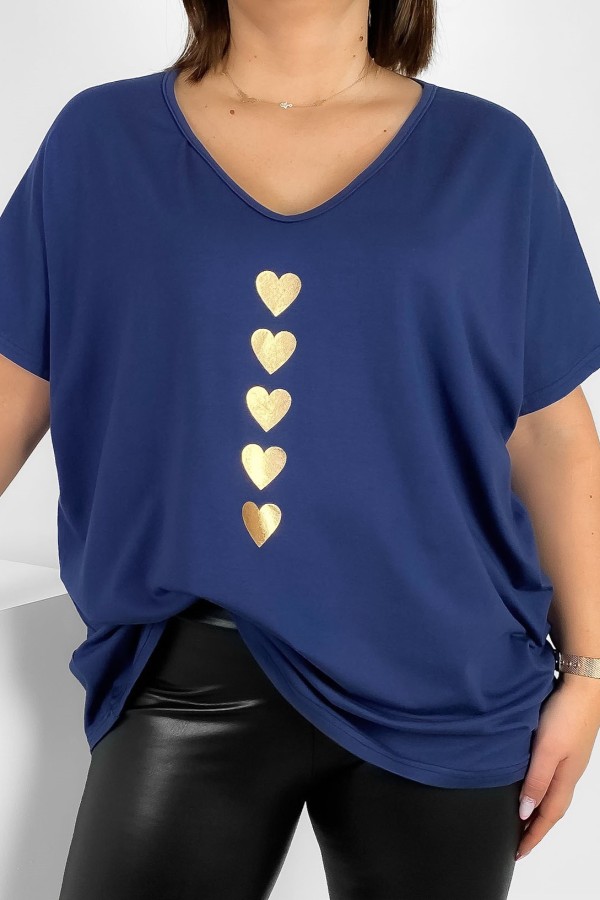 Bluzka damska T-shirt plus size w kolorze ciemny denim złoty nadruk serduszka 2