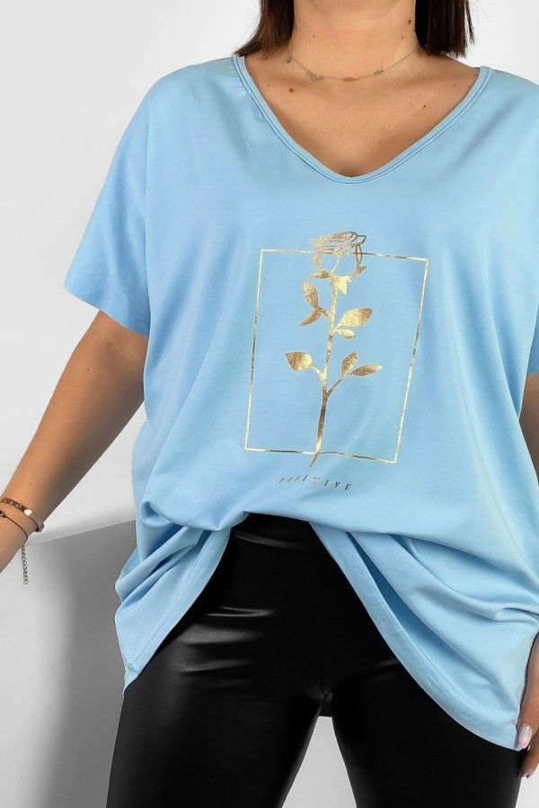 Bluzka damska T-shirt plus size w kolorze błękitnym złoty nadruk róża positive 1