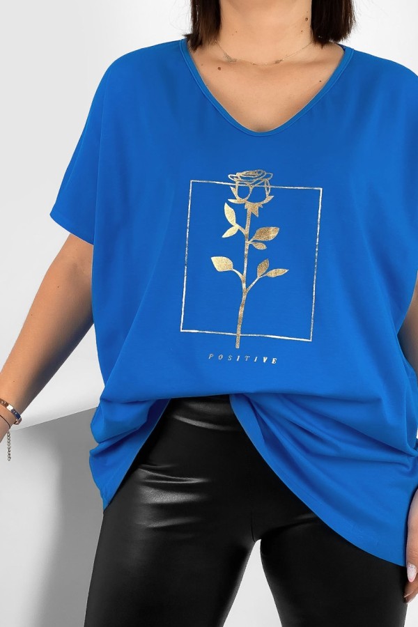 Bluzka damska T-shirt plus size w kolorze niebieskim złoty nadruk róża positive 1