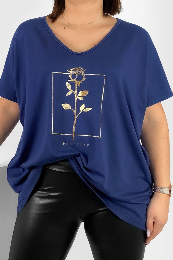 Bluzka damska T-shirt plus size w kolorze ciemny denim złoty nadruk róża positive