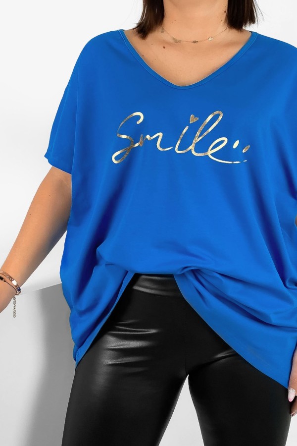 Bluzka damska T-shirt plus size w kolorze niebieskim złoty napis smile 1
