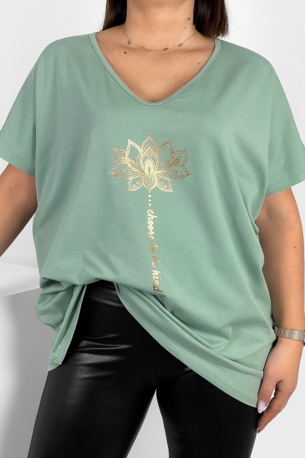 Bluzka damska T-shirt plus size w kolorze pistacjowym złoty nadruk kwiat lotosu