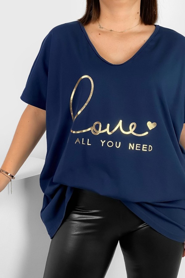 Bluzka damska T-shirt plus size w kolorze granatowym złote napisy Love 1