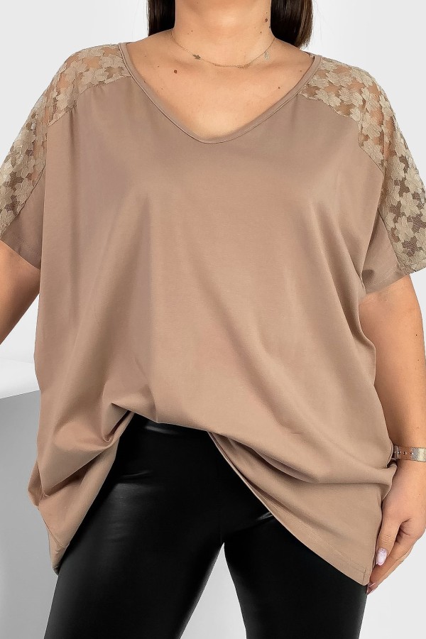 Bluzka damska plus size w kolorze beżowym koronkowe ramiona V dekolt 2