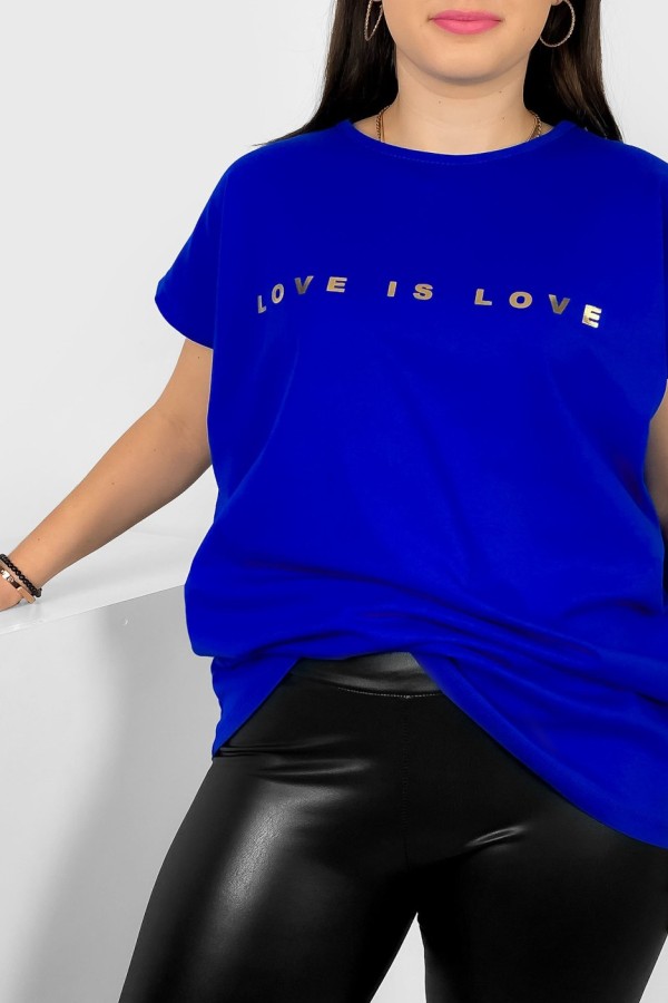 Nietoperz T-shirt damski plus size w kolorze kobaltowym złote napisy Love is love Marlon 1