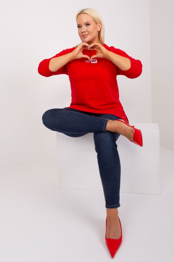 Bluza damska plus size w kolorze czerwonym dłuższy tył rozcięcia rękaw 3/4 LOVE 1