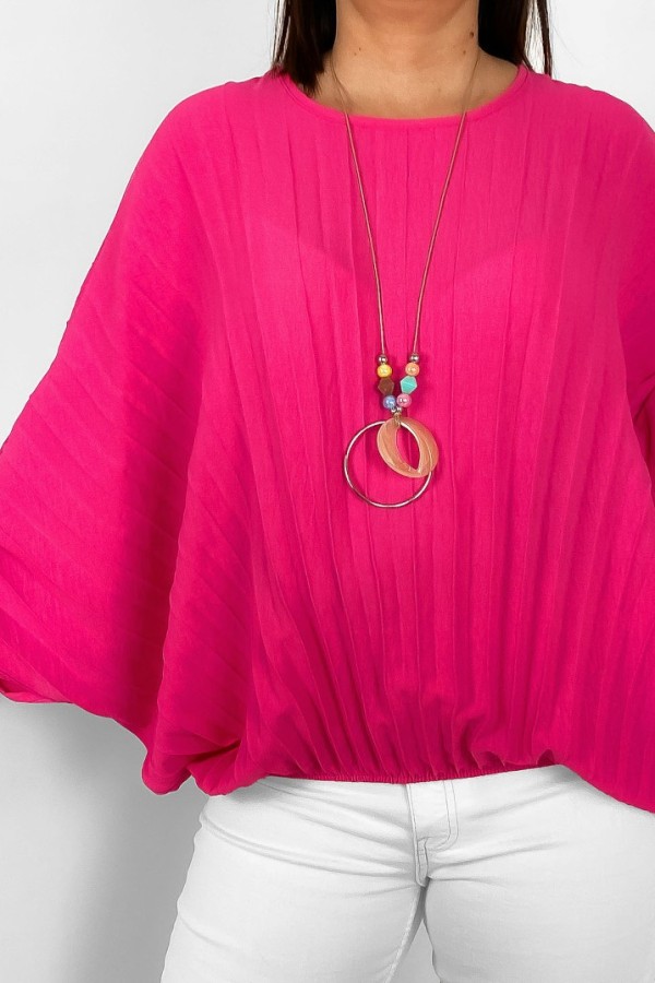 Mega oversize plisowana bluzka z gumką różowa z naszyjnikiem Iruna 2