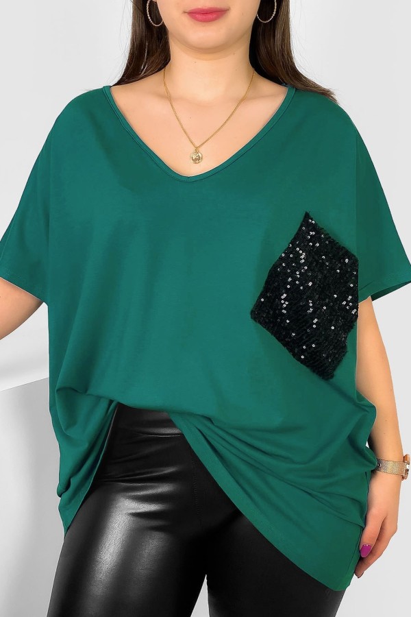 Bluzka damska plus size w kolorze zielonym ozdobna kieszonka cekiny