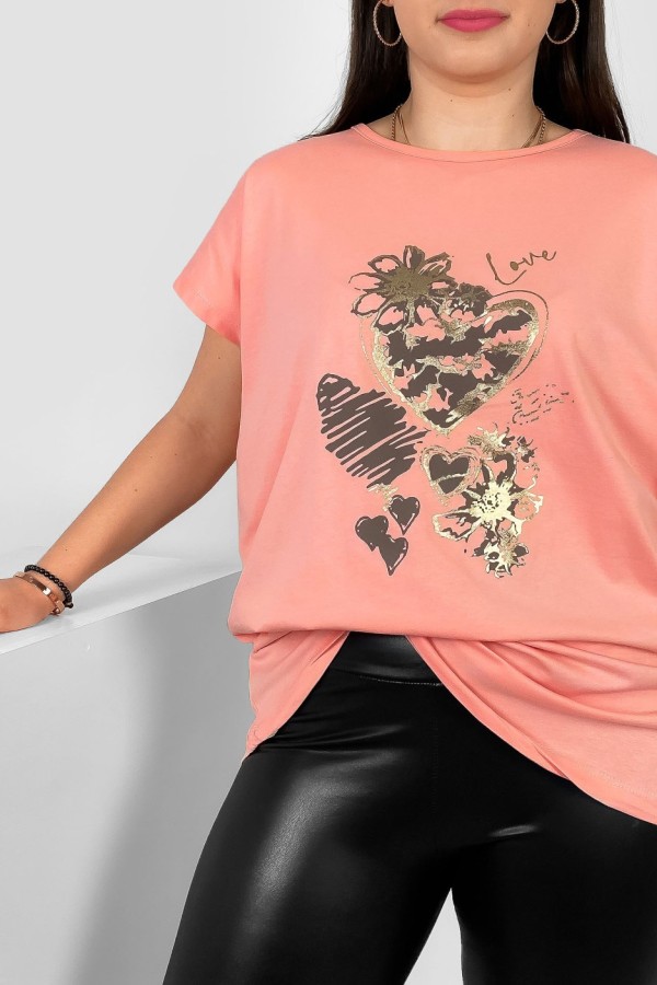 T-shirt damski plus size nietoperz w kolorze łososiowym nadruk serca Jeno 1