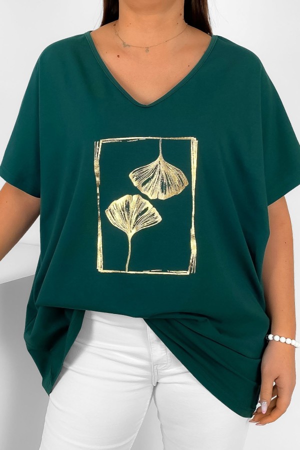 Bluzka damska plus size w kolorze zielonym złoty nadruk liście w ramce