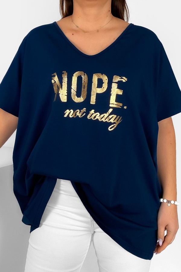 Bluzka damska plus size w kolorze granatowym złote napisy NOPE