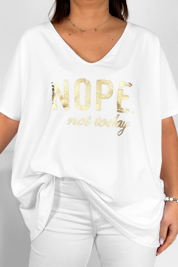 Bluzka damska plus size w kolorze białym złote napisy NOPE