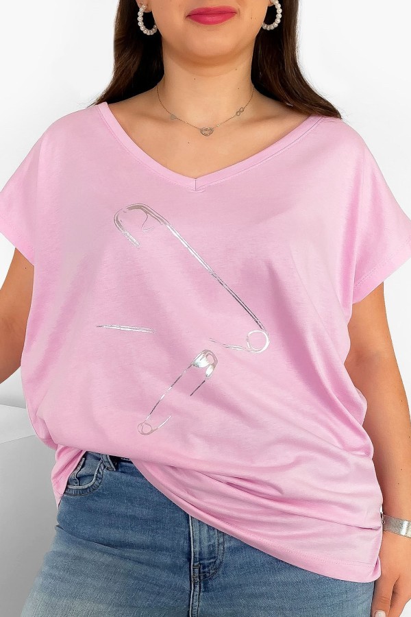 T-shirt damski plus size nietoperz dekolt w serek V-neck jasny róż Agrafki