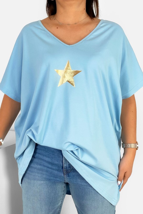 Bluzka damska T-shirt plus size w kolorze błękitnym złoty nadruk gwiazda star