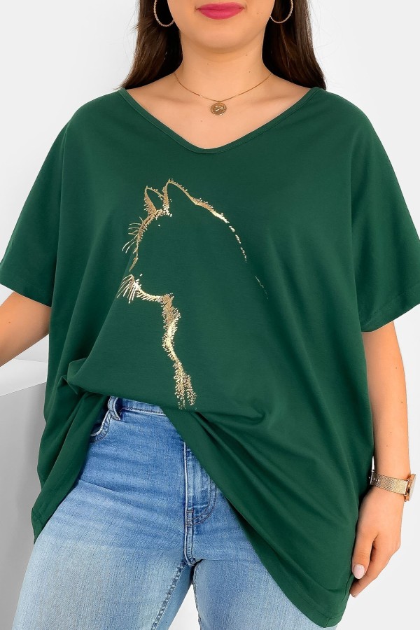 Bluzka damska T-shirt plus size w kolorze butelkowej zieleni złoty nadruk zarys kota