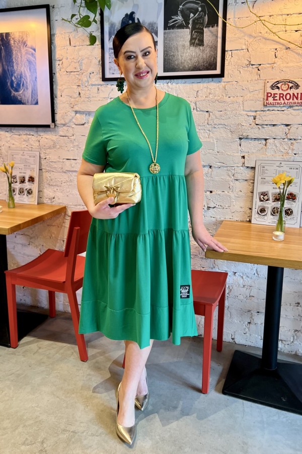 Sukienka plus size w kolorze zielonym krótki rękawem falbany Agnes 3