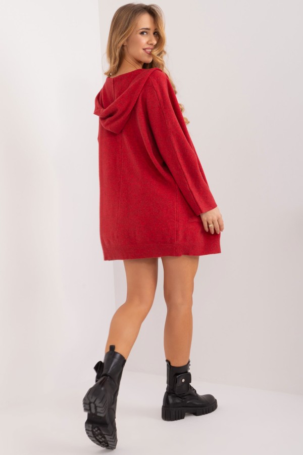 Sweter damski oversize w kolorze czerwonym narzutka milutki kardigan z kapturem Twist 4
