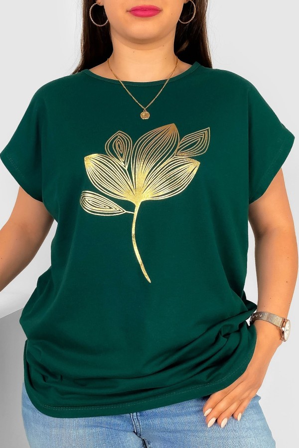 T-shirt damski plus size w kolorze butelkowej zieleni złoty print liść leaf