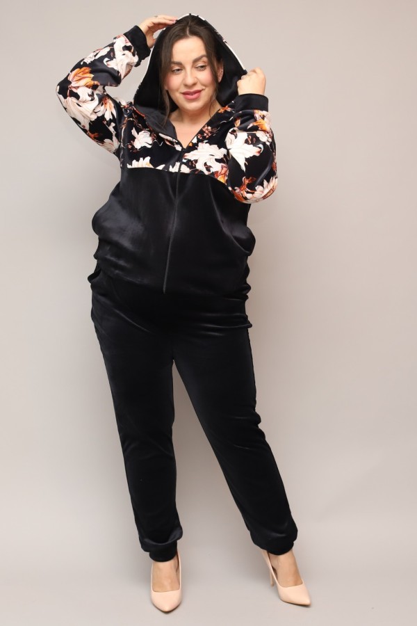 Welurowy dres damski plus size w kolorze czarnym komplet spodnie i bluza kwiaty Carla 1