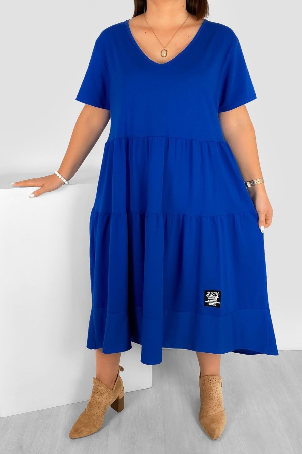 Sukienka plus size w kolorze kobaltowym krótki rękawem falbany V dekolt Samanta