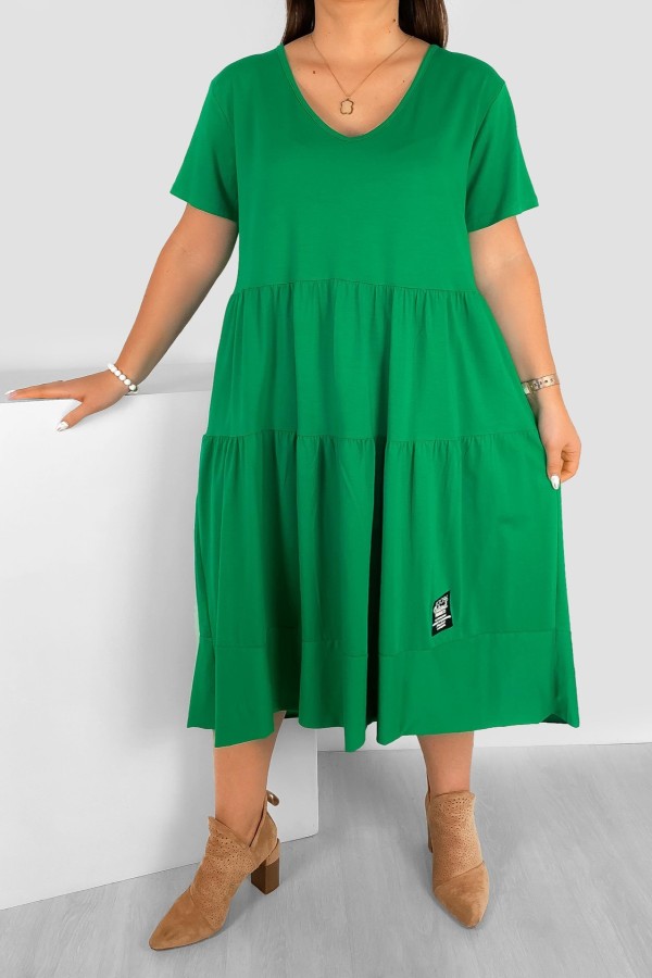 Sukienka plus size w kolorze zielonym krótki rękawem falbany V dekolt Samanta