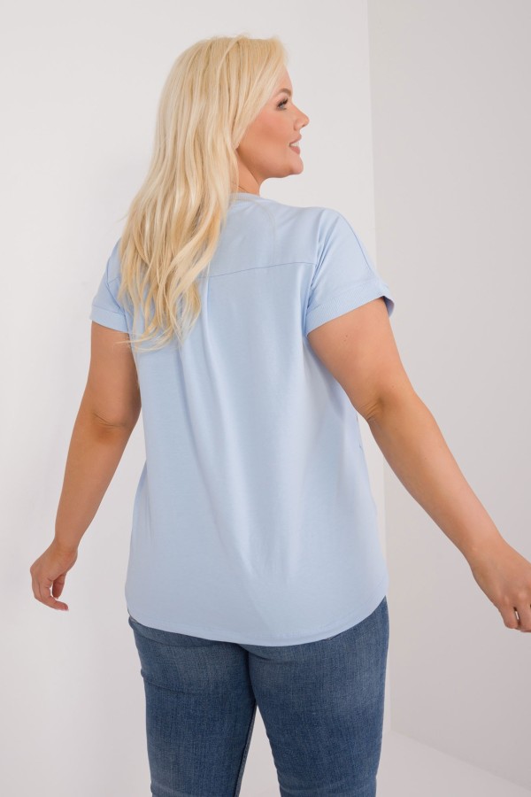 Bluzka damska T-shirt plus size w kolorze błękitnym print kwiaty dżety Coco 2