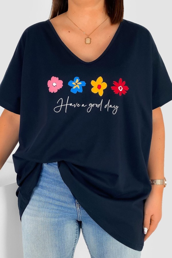 Bluzka damska T-shirt plus size w kolorze granatowym print flowers good day