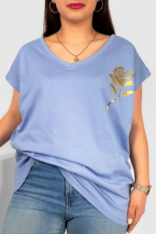 T-shirt damski plus size nietoperz dekolt w serek V-neck baby blue złota róża Rosi