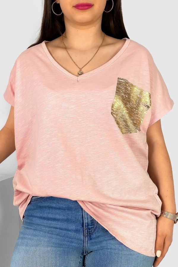 T-shirt damski plus size pudrowy melanż nietoperz dekolt w serek V-neck złota kieszeń pocket